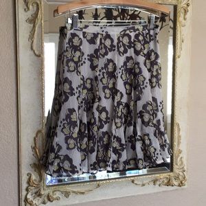 Club Monaco silk skirt. Gray and yellow print Sz2